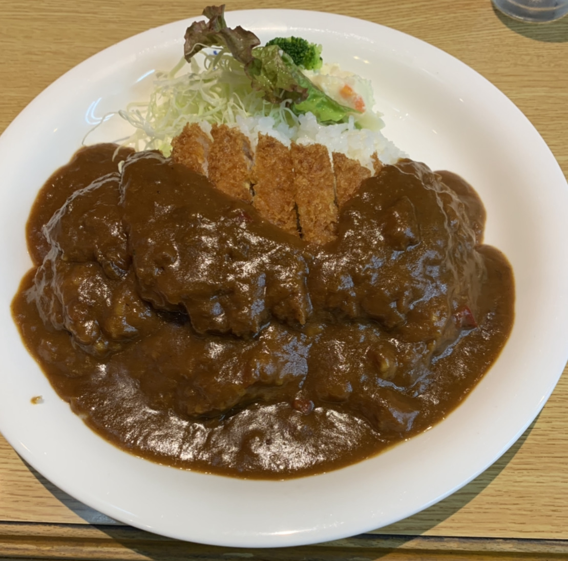 【悲報】JKさん、インド人カレー屋でとんでもないルーのかけ方をしてしまう\n_1