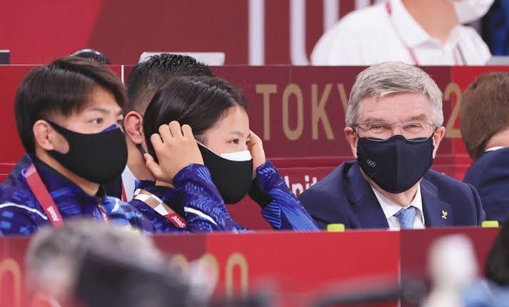 【悲報】バッハ会長「すまん、やっぱ中国女子テニス選手は不安定な状況だわ」\n_1
