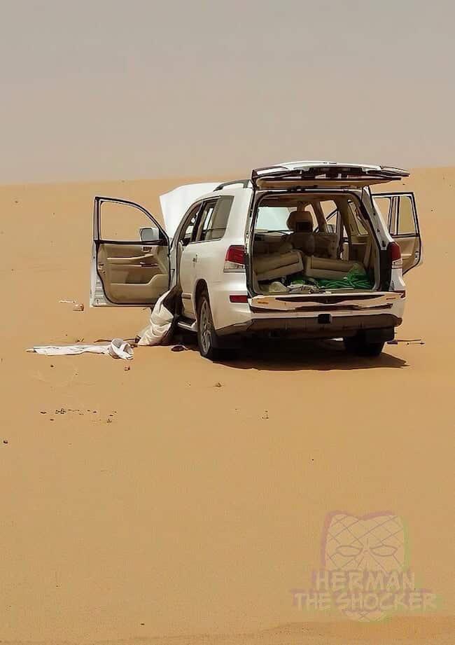 【画像】レクサスを運転していた金持ちさん、砂丘で立ち往生し7日後に見つかるｗｗｗ\n_2