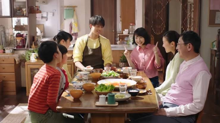 【悲報】日本のCM、なぜか「男性が料理して、女性は見てるだけ」という描写ばかりになる😨\n_4