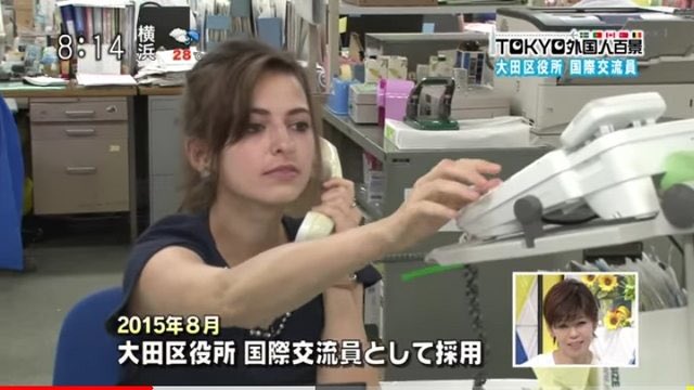 【画像】日本のお役所、ボロすぎるし汚すぎるでも職員は超美人🥰\n_3