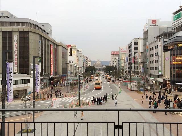 【画像】日本一美しい駅前空間、「姫路駅」で確定するwcwxwx\n_1