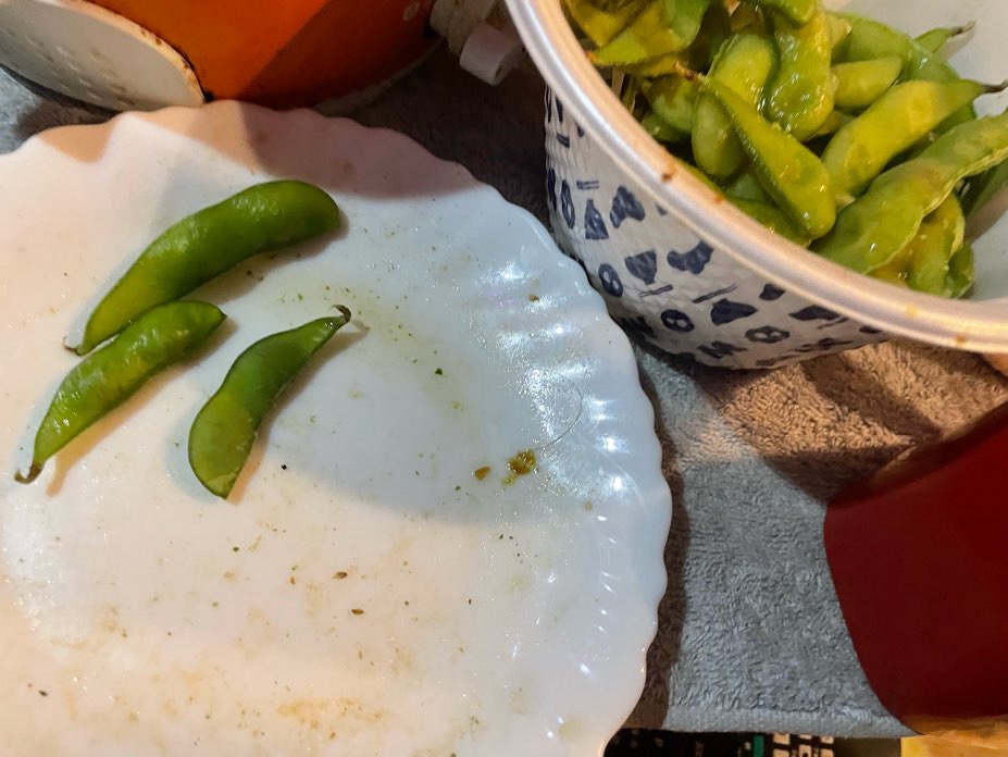 (ヽ^ん^)「やった！休日だ！なにすっかな！」  [977261419]
_109_109